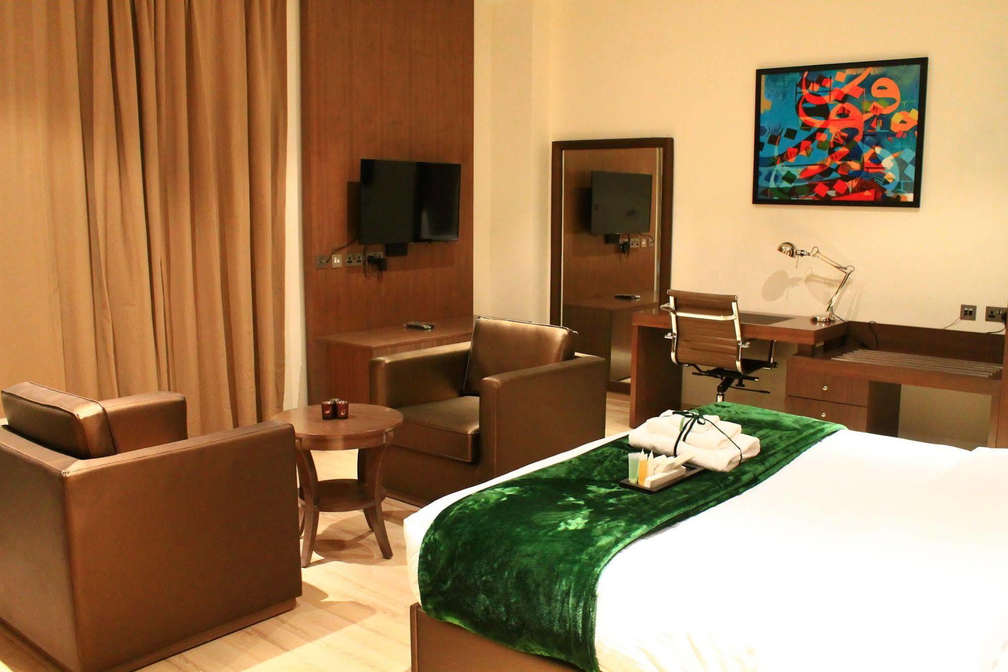 Rawda Hotel Doha Buitenkant foto