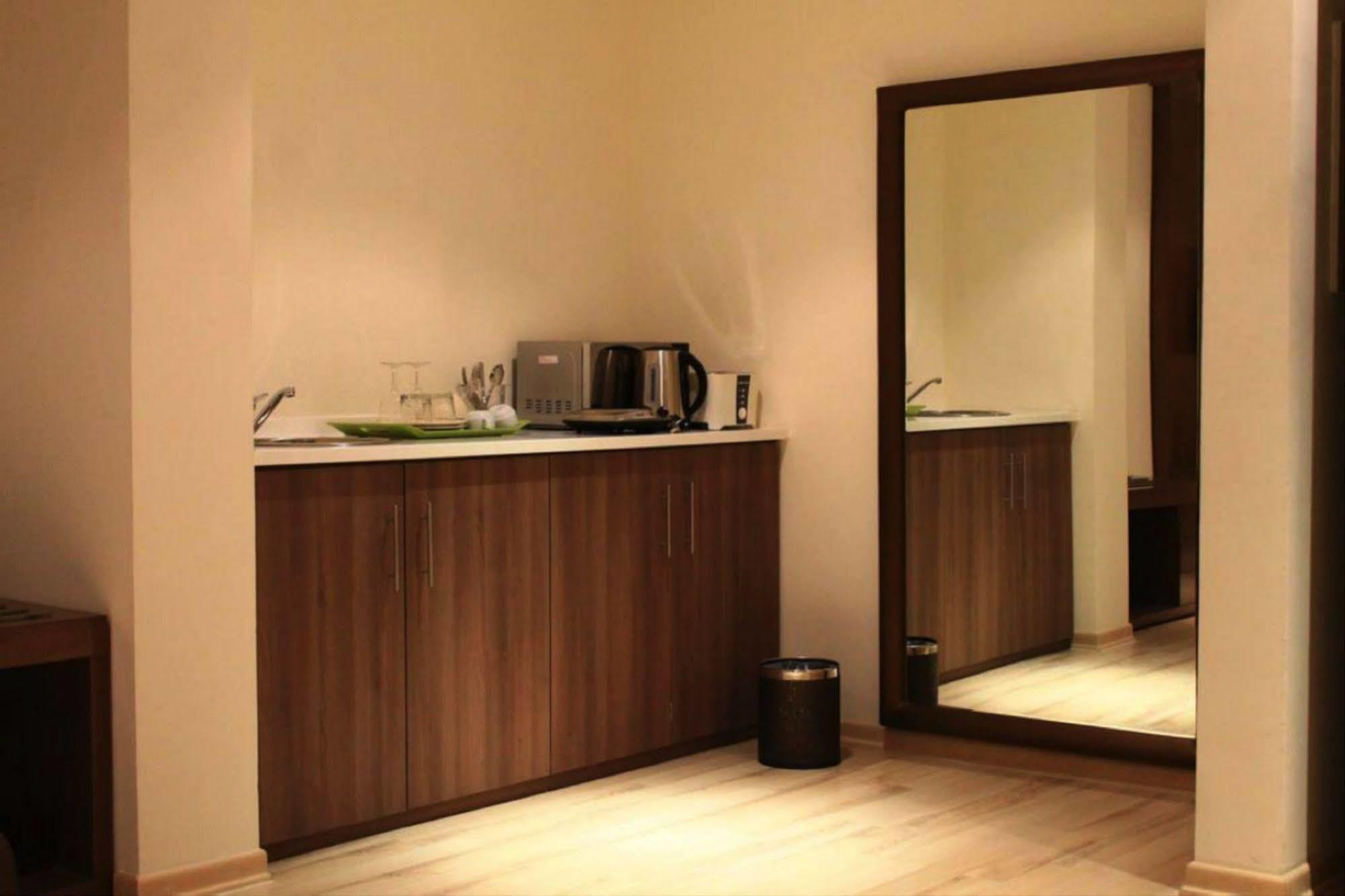 Rawda Hotel Doha Buitenkant foto
