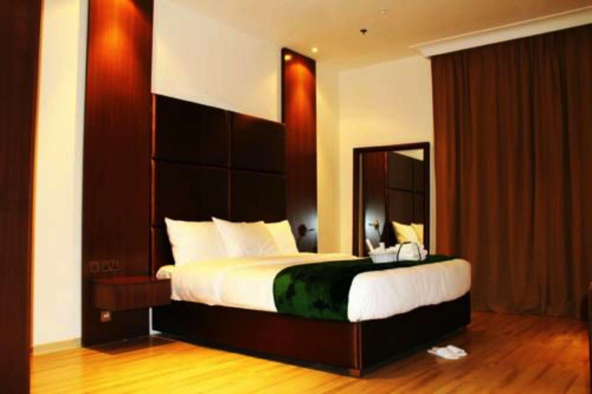 Rawda Hotel Doha Buitenkant foto